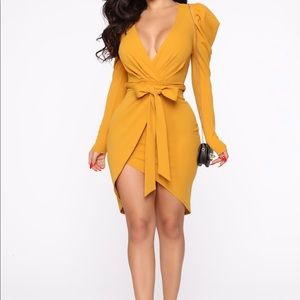Mini long sleeved dress